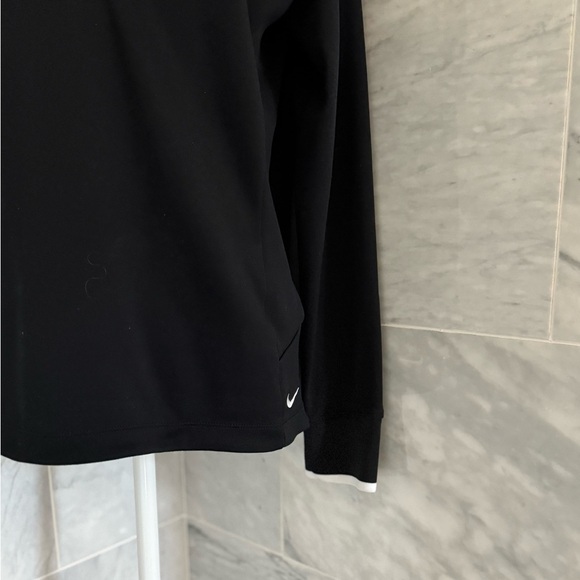 Nike  Ladies Dri-FIT 1/2-Zip Cover-Up - Black/White Golf Size Large - Picture 6 of 13